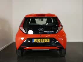Toyota Aygo (2015) thumbnail 5