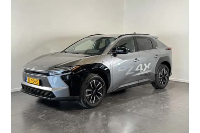 Toyota bZ4X (2026) thumbnail 1