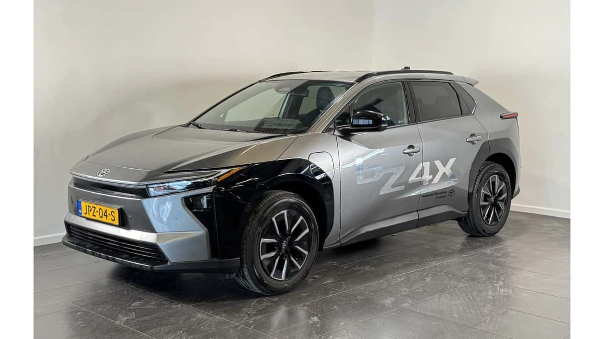 Toyota bZ4X (2026) — foto 1