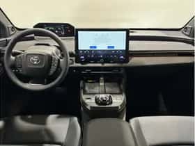 Toyota bZ4X (2026) thumbnail 2