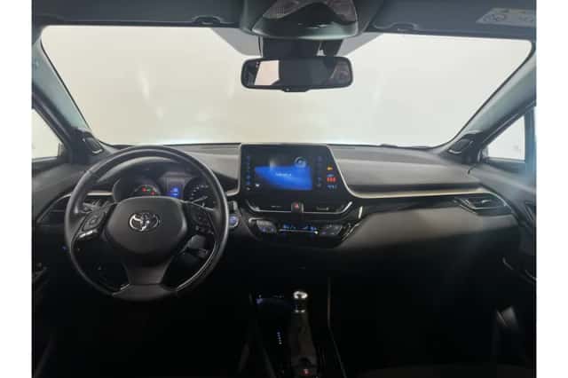 Toyota C-HR (2020) thumbnail 2