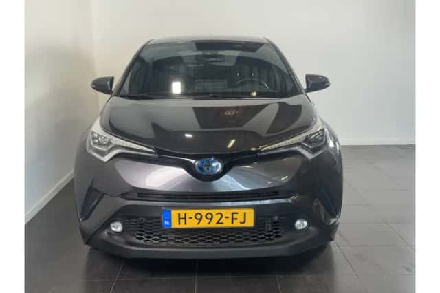 Toyota C-HR (2020) thumbnail 3