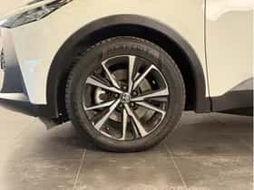 Toyota C-HR (2025) thumbnail 6