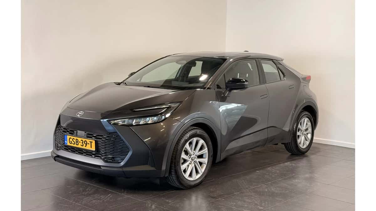 Toyota C-HR (2024) — foto 1