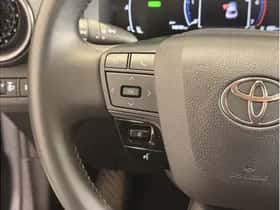 Toyota C-HR (2024) thumbnail 11