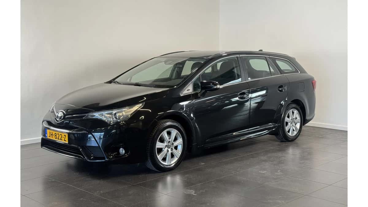 Toyota Avensis (2016) — foto 1