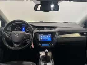 Toyota Avensis (2016) thumbnail 2