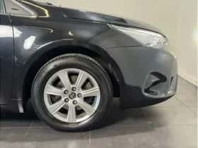 Toyota Avensis (2016) thumbnail 19