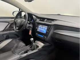 Toyota Avensis (2016) thumbnail 4
