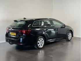 Toyota Avensis (2016) thumbnail 5