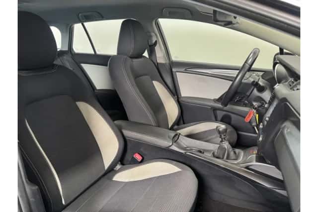Toyota Avensis (2016) thumbnail 6