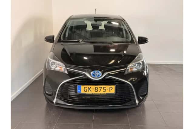 Toyota Yaris (2015) thumbnail 4