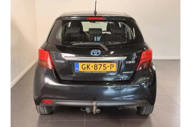 Toyota Yaris (2015) thumbnail 5