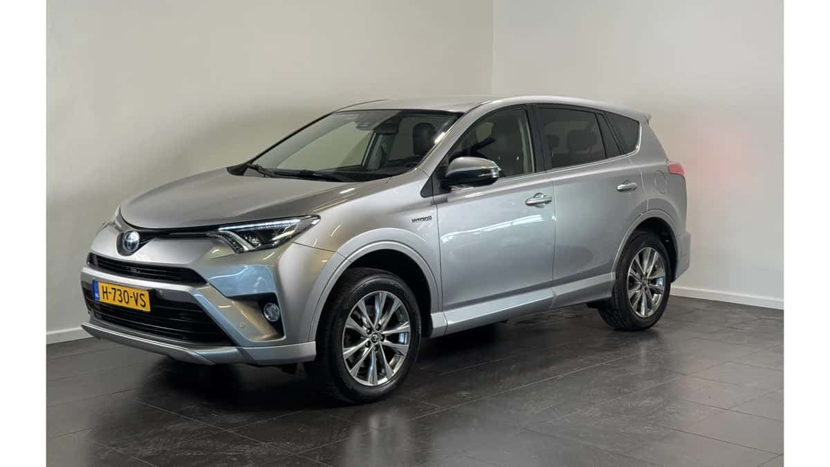 Toyota RAV4 (2017) — foto 1