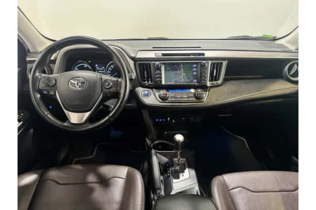 Toyota RAV4 (2017) thumbnail 2