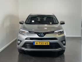 Toyota RAV4 (2017) thumbnail 3
