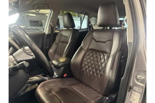 Toyota RAV4 (2017) thumbnail 4
