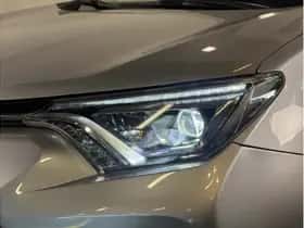 Toyota RAV4 (2017) thumbnail 6