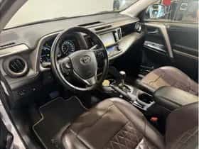 Toyota RAV4 (2017) thumbnail 7