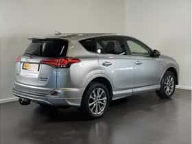 Toyota RAV4 (2017) thumbnail 8