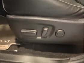 Toyota RAV4 (2017) thumbnail 13