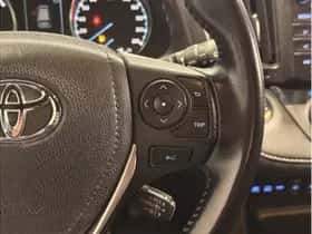 Toyota RAV4 (2017) thumbnail 18