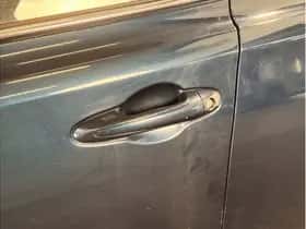 Toyota RAV4 (2017) thumbnail 9
