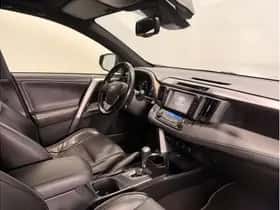 Toyota RAV4 (2017) thumbnail 10