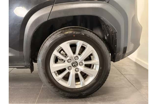 Toyota Yaris Cross (2024) thumbnail 3