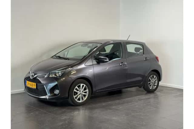Toyota Yaris (2016) thumbnail 1