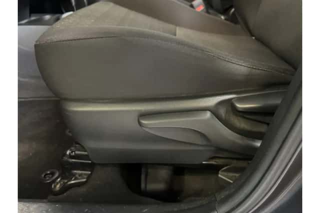 Toyota Yaris (2016) thumbnail 5