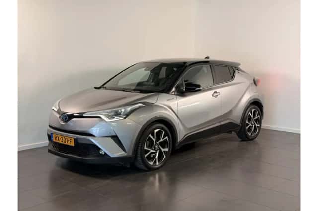 Toyota C-HR (2017) thumbnail 1