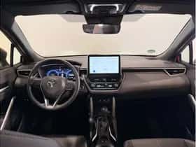 Toyota Corolla (2023) thumbnail 2