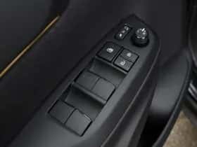 Toyota Yaris Cross (2024) thumbnail 12