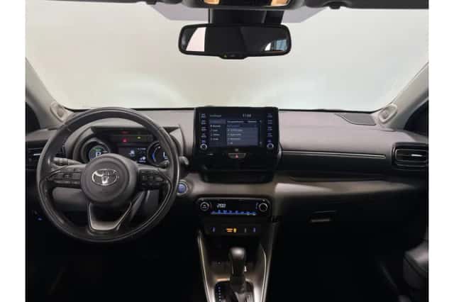 Toyota Yaris (2021) thumbnail 2