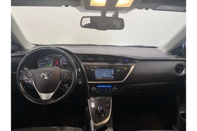Toyota Auris (2014) thumbnail 2
