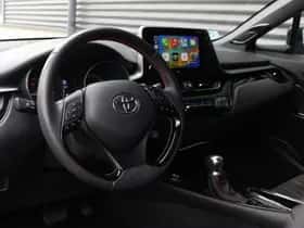 Toyota C-HR (2023) thumbnail 2
