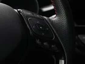 Toyota C-HR (2023) thumbnail 14