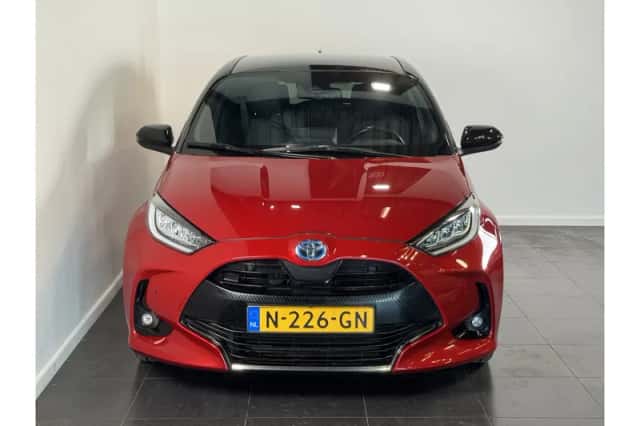 Toyota Yaris (2021) thumbnail 3