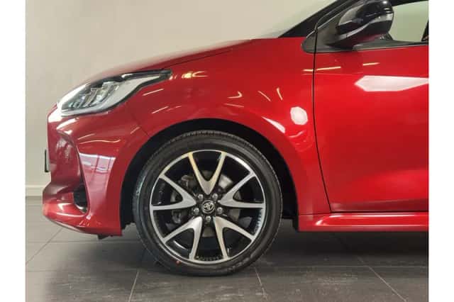 Toyota Yaris (2021) thumbnail 4