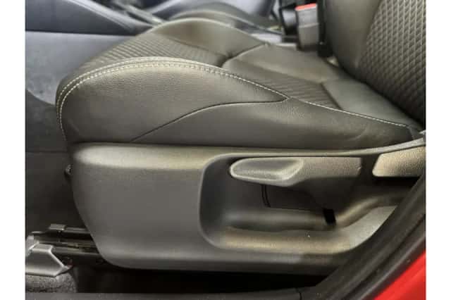 Toyota Yaris (2021) thumbnail 6