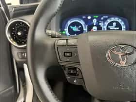 Toyota C-HR (2025) thumbnail 11