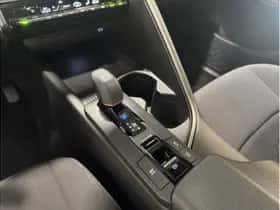 Toyota C-HR (2025) thumbnail 15