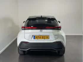 Toyota C-HR (2025) thumbnail 4