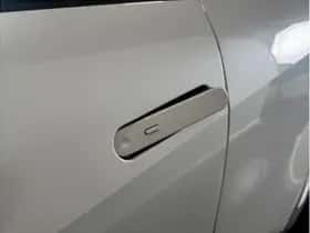 Toyota C-HR (2025) thumbnail 5
