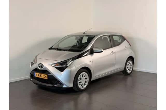 Toyota Aygo (2022) thumbnail 1