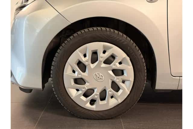 Toyota Aygo (2022) thumbnail 3