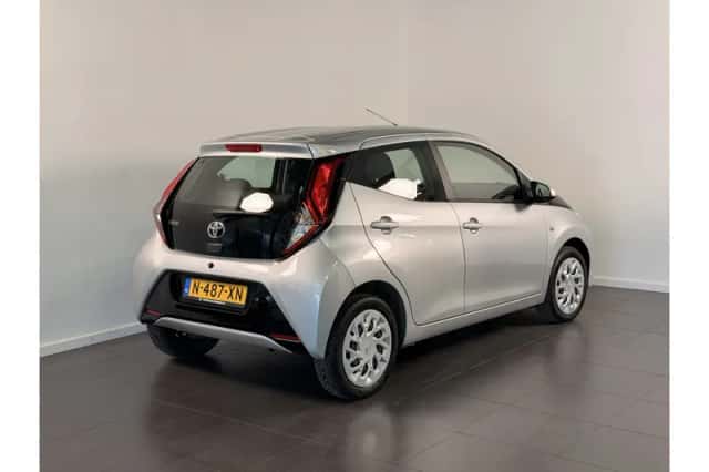 Toyota Aygo (2022) thumbnail 4
