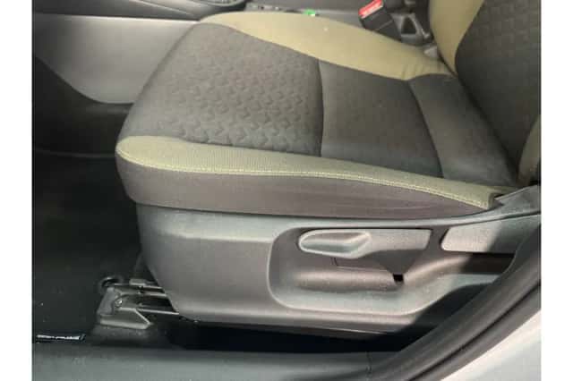 Toyota Yaris Cross (2024) thumbnail 6