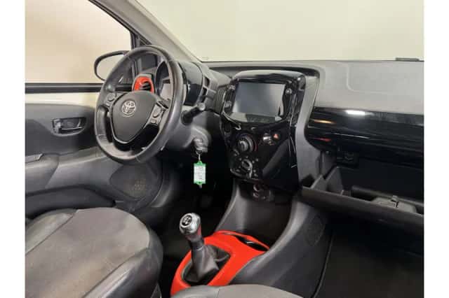 Toyota Aygo (2019) thumbnail 2
